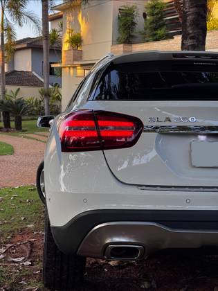 MERCEDES-BENZ GLA 200 1.6 CGI FLEX ADVANCE 7G-DCT