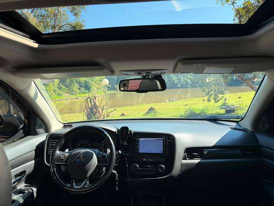 MITSUBISHI-OUTLANDER-2016
