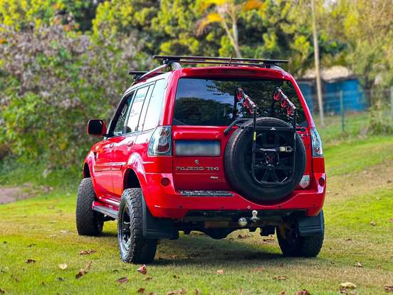MITSUBISHI-PAJERO TR4-2.0 4X4 16V 140CV FLEX 4P AUTOMÁTICO MITSUBISHI-PAJERO TR4-2013