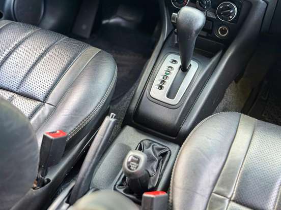 MITSUBISHI-PAJERO TR4-2.0 4X4 16V 140CV FLEX 4P AUTOMÁTICO MITSUBISHI-PAJERO TR4-2013