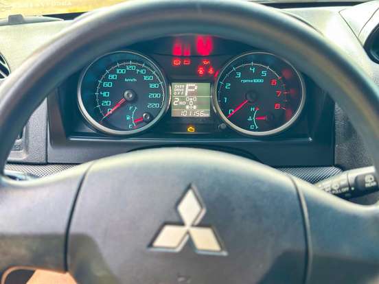 MITSUBISHI-PAJERO TR4-2.0 4X4 16V 140CV FLEX 4P AUTOMÁTICO MITSUBISHI-PAJERO TR4-2013