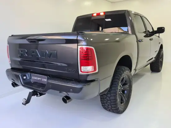 RAM-CLASSIC-5.7 V8 GASOLINA LARAMIE NIGHT EDITION CD 4X4 AUTOMÁTICO RAM-CLASSIC-2022