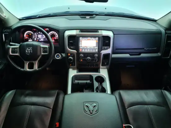 RAM-CLASSIC-5.7 V8 GASOLINA LARAMIE NIGHT EDITION CD 4X4 AUTOMÁTICO RAM-CLASSIC-2022