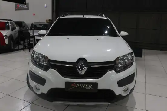 RENAULT-SANDERO-2015