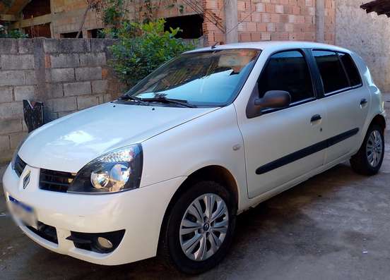 RENAULT-CLIO-2011