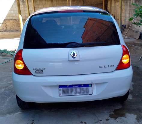 RENAULT-CLIO-2011