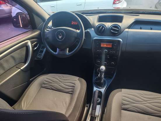 RENAULT-DUSTER-2012