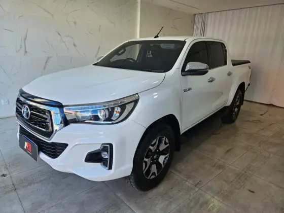 TOYOTA HILUX 2.8 SRX 4X4 CD 16V DIESEL 4P AUTOMÁTICO TOYOTA HILUX 2.8 SRX 4X4 CD 16V DIESEL 4P AUTOMÁTICO