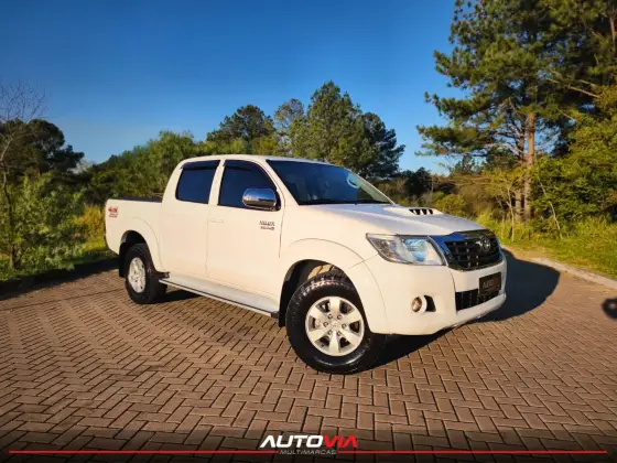 TOYOTA HILUX 3.0 SRV 4X4 CD 16V TURBO INTERCOOLER DIESEL 4P AUTOMÁTICO TOYOTA HILUX 3.0 SRV 4X4 CD 16V TURBO INTERCOOLER DIESEL 4P AUTOMÁTICO