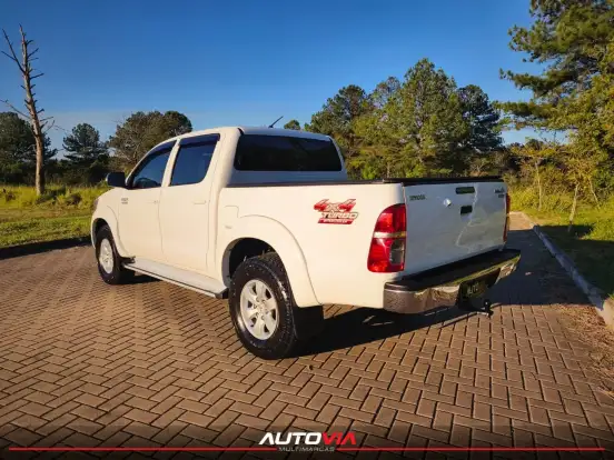 TOYOTA-HILUX-3.0 SRV 4X4 CD 16V TURBO INTERCOOLER DIESEL 4P AUTOMÁTICO TOYOTA-HILUX-2014