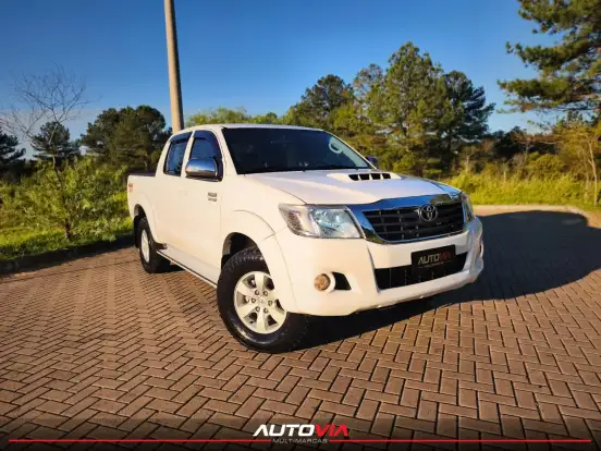 TOYOTA-HILUX-2014