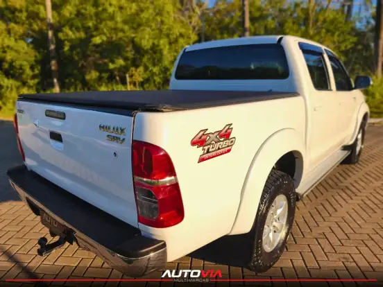 TOYOTA-HILUX-2014