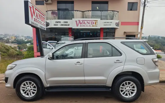 TOYOTA HILUX SW4 2.7 SR 4X2 16V FLEX 4P AUTOMÁTICO