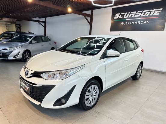 TOYOTA-YARIS-2019