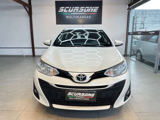 TOYOTA-YARIS-2019
