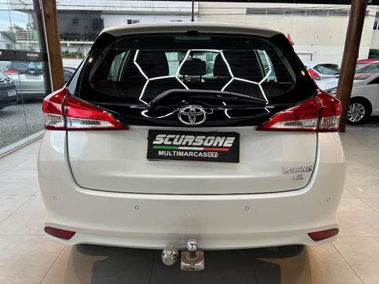 TOYOTA-YARIS-2019