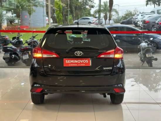 TOYOTA-YARIS-2024
