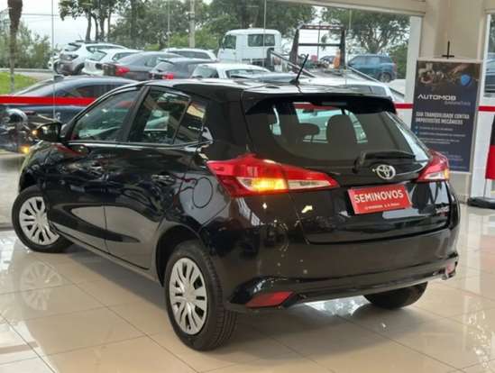TOYOTA-YARIS-2024
