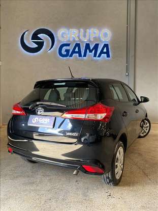 TOYOTA-YARIS-2025