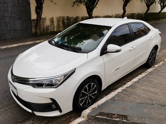 TOYOTA COROLLA 1.8 GLI 16V FLEX 4P AUTOMÁTICO