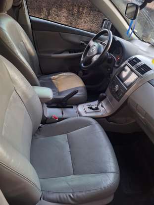TOYOTA-COROLLA-2010