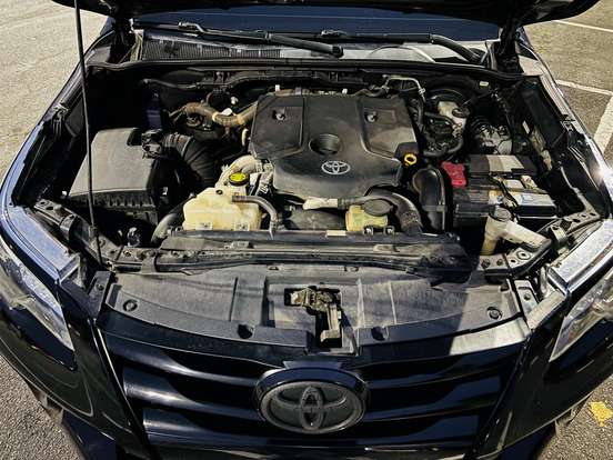 TOYOTA-HILUX SW4-2016