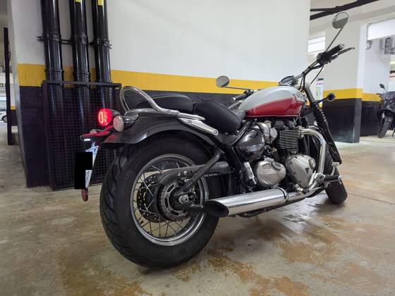 TRIUMPH BONNEVILLE SPEEDMASTER 