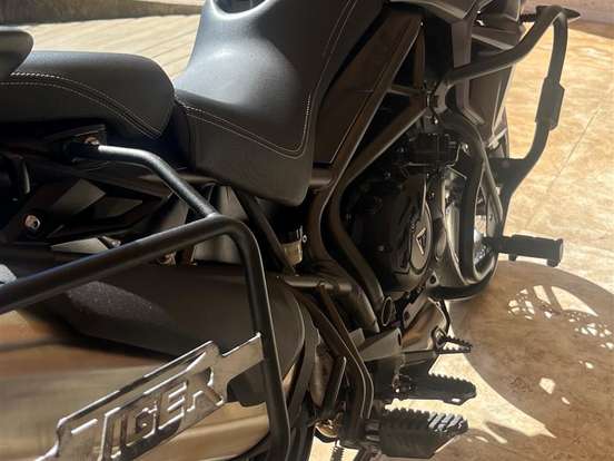 TRIUMPH-TIGER 800 XRX TRIUMPH-TIGER 800 XRX-2015