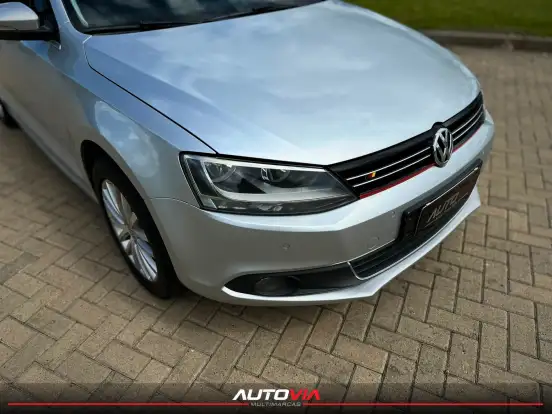 VOLKSWAGEN-JETTA-2.0 TSI HIGHLINE 200CV GASOLINA 4P TIPTRONIC VOLKSWAGEN-JETTA-2011