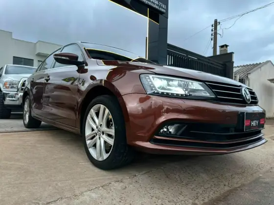 VOLKSWAGEN JETTA 2.0 TSI HIGHLINE 211CV GASOLINA 4P TIPTRONIC VOLKSWAGEN JETTA 2.0 TSI HIGHLINE 211CV GASOLINA 4P TIPTRONIC