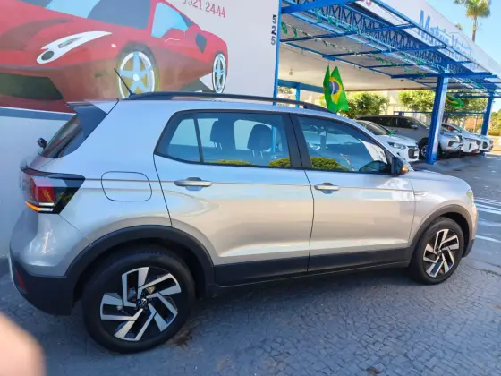 VOLKSWAGEN T-CROSS 1.0 200 TSI TOTAL FLEX AUTOMÁTICO VOLKSWAGEN T-CROSS 1.0 200 TSI TOTAL FLEX AUTOMÁTICO