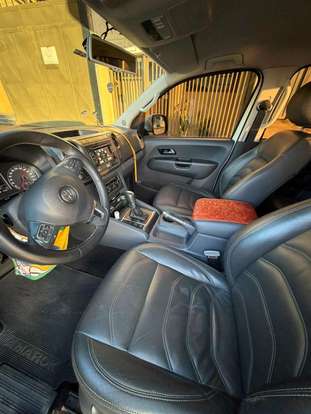 VOLKSWAGEN-AMAROK-2013