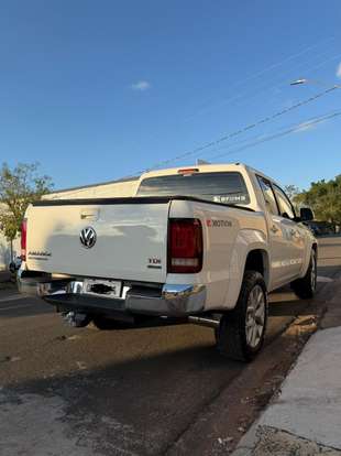 VOLKSWAGEN-AMAROK-2013