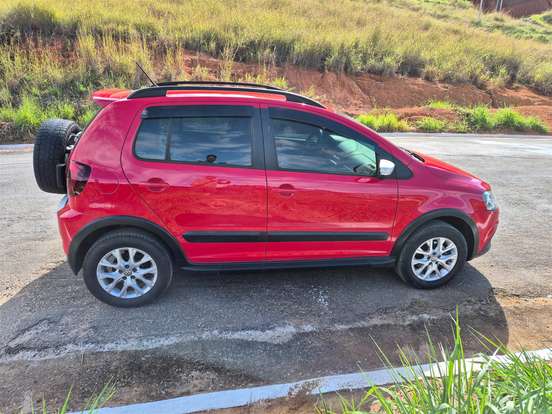 VOLKSWAGEN-CROSSFOX-2013