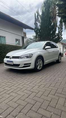 VOLKSWAGEN-GOLF-2014