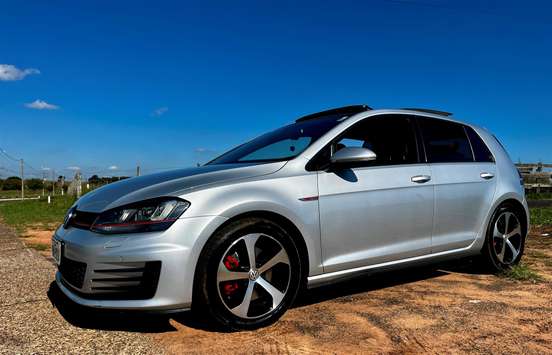 VOLKSWAGEN-GOLF-2014