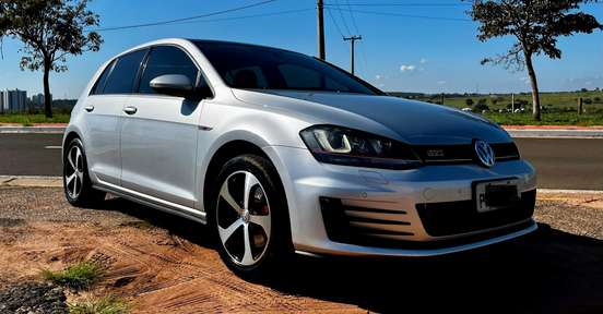 VOLKSWAGEN-GOLF-2014