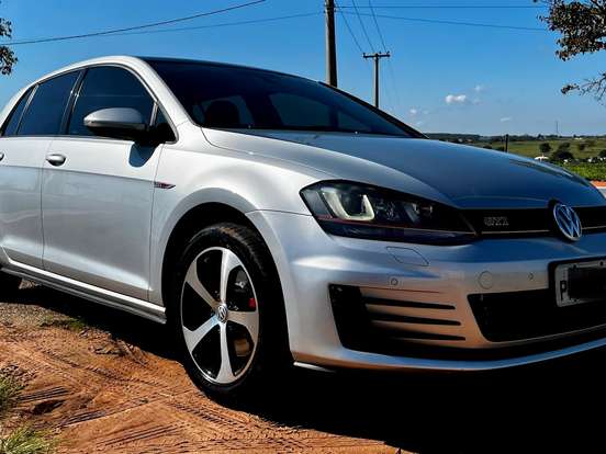 VOLKSWAGEN-GOLF-2.0 TSI GTI 16V TURBO GASOLINA 4P AUTOMÁTICO VOLKSWAGEN-GOLF-2014