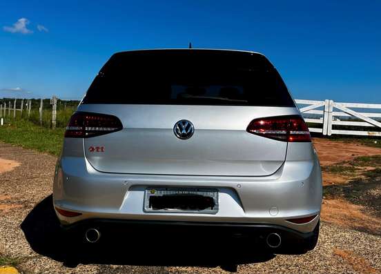 VOLKSWAGEN-GOLF-2014
