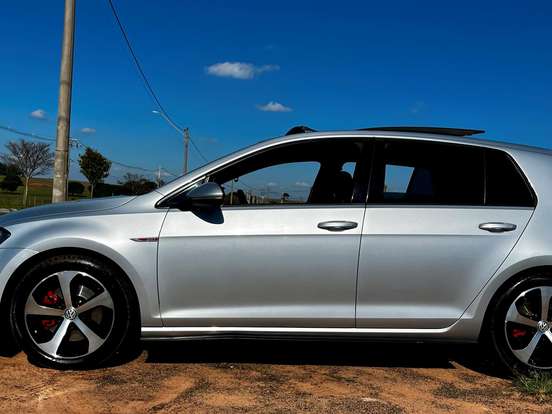 VOLKSWAGEN-GOLF-2.0 TSI GTI 16V TURBO GASOLINA 4P AUTOMÁTICO VOLKSWAGEN-GOLF-2014