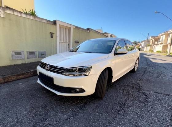 VOLKSWAGEN JETTA 2.0 COMFORTLINE FLEX 4P MANUAL