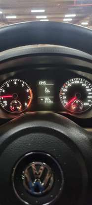 VOLKSWAGEN-JETTA-2011