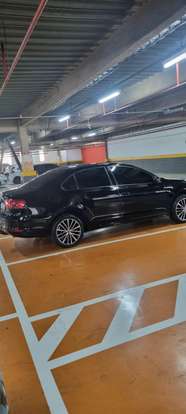 VOLKSWAGEN-JETTA-2011