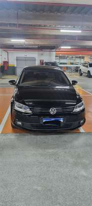 VOLKSWAGEN-JETTA-2011