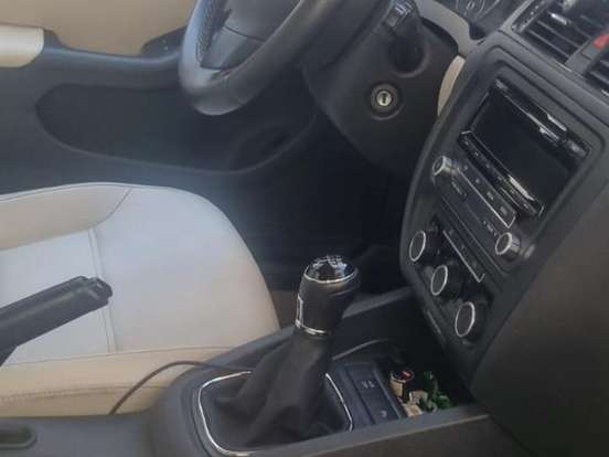 VOLKSWAGEN-JETTA-2.0 COMFORTLINE FLEX 4P MANUAL VOLKSWAGEN-JETTA-2011
