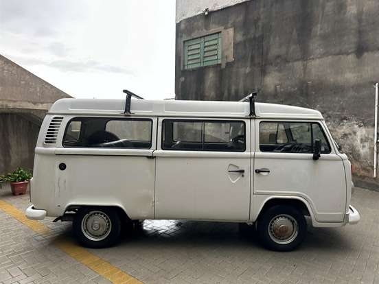 VOLKSWAGEN-KOMBI-2005