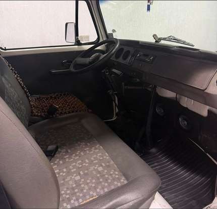 VOLKSWAGEN-KOMBI-2005