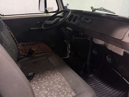 VOLKSWAGEN-KOMBI-1.6 MI STD LOTAÇÃO 8V GASOLINA 3P MANUAL VOLKSWAGEN-KOMBI-2005