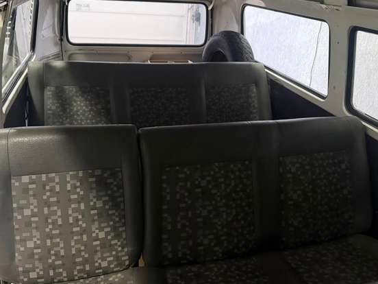 VOLKSWAGEN-KOMBI-1.6 MI STD LOTAÇÃO 8V GASOLINA 3P MANUAL VOLKSWAGEN-KOMBI-2005