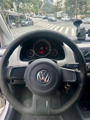 VOLKSWAGEN-UP-2015